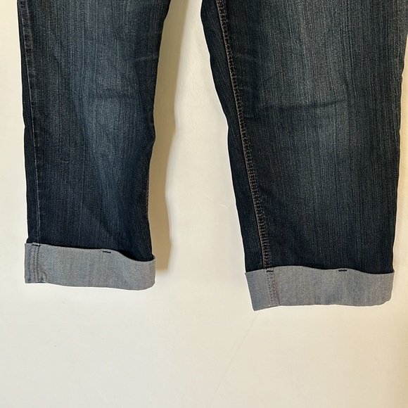 🎈3/$25🎈A.N.A. Mid Rise Cropped Jeans/Capris - Picture 3 of 6